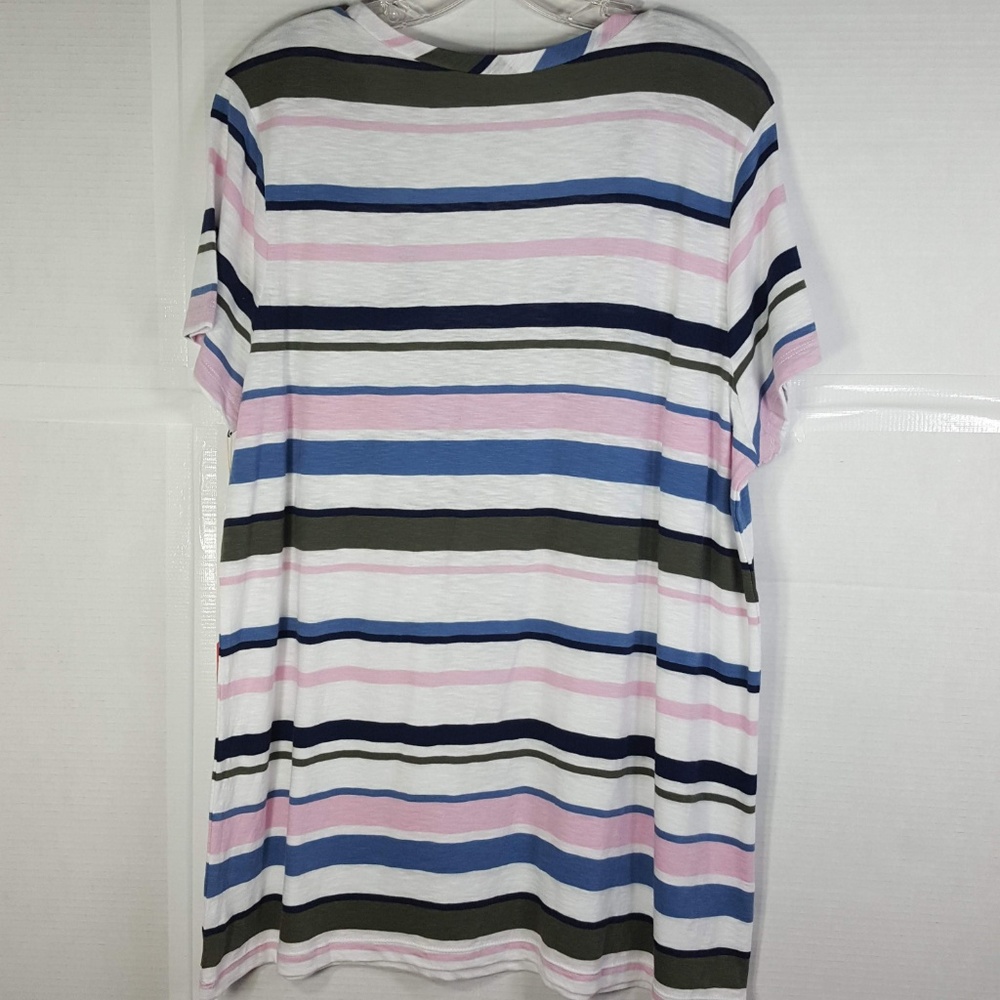 Caslon Rounded V-Neck Tee - Picture 5 of 6